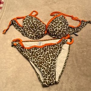 Lined animal print bikini size medium